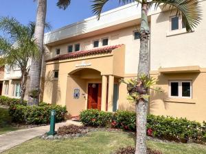 Το κτήριο όπου στεγάζεται  η παραθεριστική κατοικία