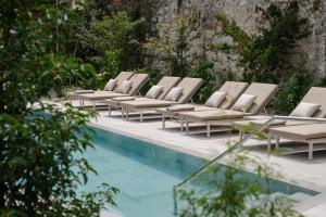 Bazén v ubytování Hotel Rhin Garden nebo v jeho okolí