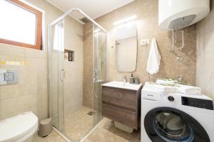 Ένα μπάνιο στο Bradasevic Apart Resort Tivat +238 φωτογραφίες
