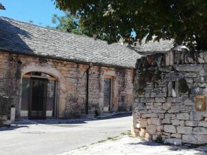Billede fra billedgalleriet på Grande grange atypique proche des Gorges du Tarn i Saint-Georges-de-Lévéjac