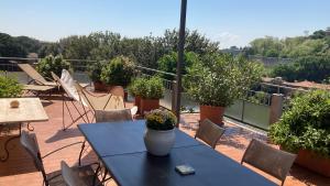 A balcony or terrace at Attico San Francesco
