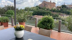 A balcony or terrace at Attico San Francesco