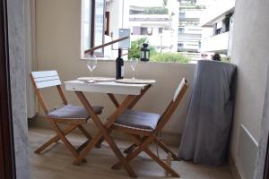 Rõdu või terrass majutusasutuses Splendido open space, a 10 min a piedi dal Centro IUNS2308 +51 fotot