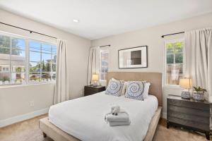 Voodi või voodid majutusasutuse Luxury on Lewis By Cardo - Jacuzzi Fire Pit toas