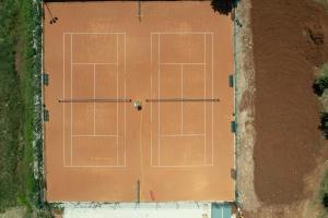 Tenis a/nebo squash v ubytování Boutique Hotel Paradiso nebo okolí