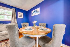 Fotografie z fotogalerie ubytování Warner Robins Home with Yard 2 Mi to Air Force Base v destinaci Warner Robins + 19 fotografií