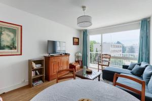 Et tv og/eller underholdning på Appartement 2 pièces à Creteil