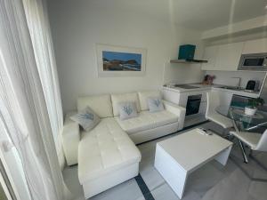 Kuchyň nebo kuchyňský kout v ubytování Apartamento 3 HOME SUITES ALMERÍA