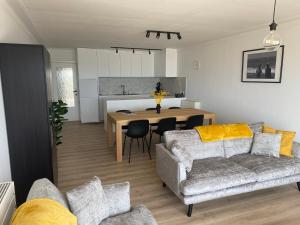 Η κουζίνα ή μικρή κουζίνα στο Romanza Zeezicht