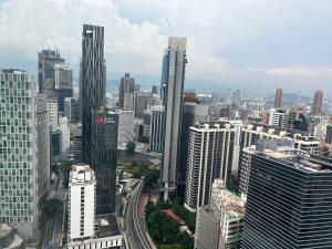Vista generica su Kuala Lumpur o vista sulla città dall'interno dell'appartamento