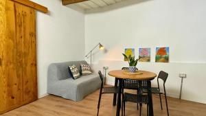 Posezení v ubytování MarketHome Ecolodge Plataneras