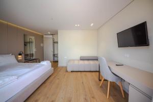 Gallery image of Hotel Vista Mare in Ksamil +31 photos