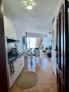 Kuchyň nebo kuchyňský kout v ubytování Apartamento ll Vista al Mar Albatros BY JU Juan Dolio