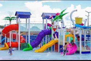 Herní místnost nebo prostor pro děti v ubytování Lagoa EcoTowers Resort 5 Estrela