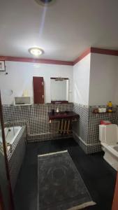 Koupelna v ubytování Zaki