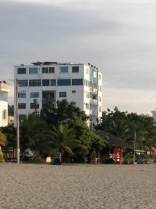 El edificio en el que está el departamento