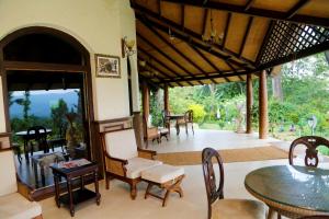 Balkón nebo terasa v ubytování Old Kent Estates & Spa, Coorg