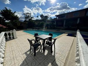 Bassein majutusasutuses Finca en Copacabana või selle lähedal