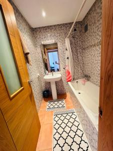 Koupelna v ubytování Fnideq Superbe appartement