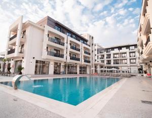 Piscina a JOST Caravel o a prop