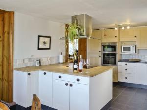 A kitchen or kitchenette at Igdrasil 