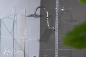 Koupelna v ubytování Luxury On Webster + 8 fotografií