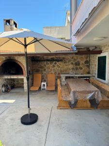 Αίθριο ή υπαίθριος χώρος στο Fig Tree Murter