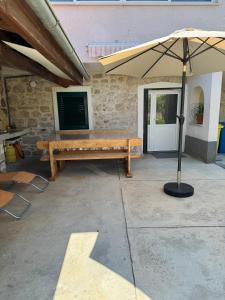 Φωτογραφία από το άλμπουμ του Fig Tree Murter σε Μούρτερ