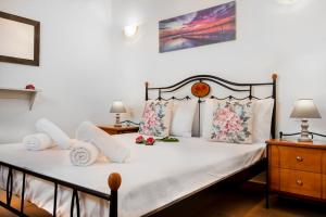Katil atau katil-katil dalam bilik di Sunset View Apt in South Crete