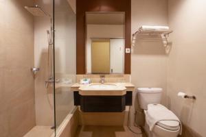 Un baño de Solaris Hotel Malang