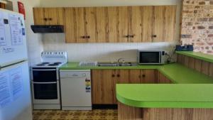 Dapur atau dapur kecil di 'riovista' By The Myall River