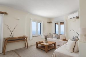 Posezení v ubytování Morfes Luxury Apartments + 37 fotografií