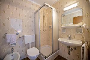 Koupelna v ubytování Alara Rooms