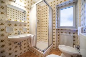 Koupelna v ubytování Alara Rooms