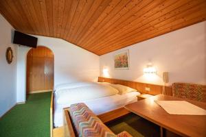 Postel nebo postele na pokoji v ubytování Alara Rooms