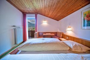 Postel nebo postele na pokoji v ubytování Alara Rooms + 35 fotografií