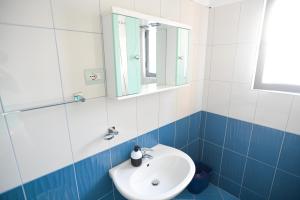 Ένα μπάνιο στο Apartment Rivaaa +18 φωτογραφίες