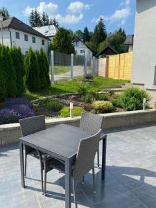 Zahrada ubytování Apartmán HARMONY - Lipno nad Vltavou