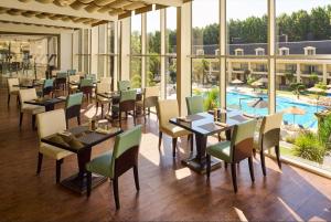 Bassein majutusasutuses Renaissance Cairo Mirage City Hotel või selle lähedal