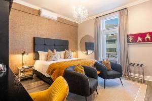 TV a/nebo společenská místnost v ubytování Cloud 9 Boutique Hotel and Spa