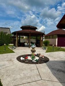 Fotografie z fotogalerie ubytování Villa Eden DeLux v destinaci Yanoshi + 78 fotografií