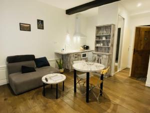 Et opholdsområde på Chez ROSE + 11 billeder