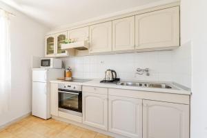 Pinta Apartments的厨房或小厨房