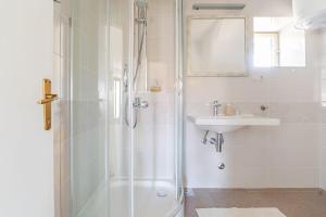 Pinta Apartments的一间浴室