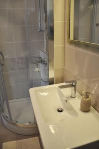 Pinta Apartments的一间浴室