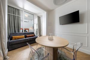 Televisyen dan/atau pusat hiburan di New Center Easy Access Balcony