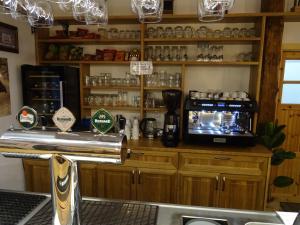 Lounge nebo bar v ubytování Penzion U vlka