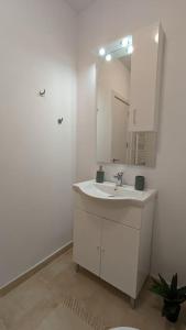 Ένα μπάνιο στο Blissful Ghencea Studio 1110