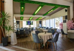Restaurace v ubytování Emerald Beach Resort & Spa
