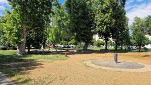 Vonkajšia záhrada v ubytovaní Citycentre - Sebastian